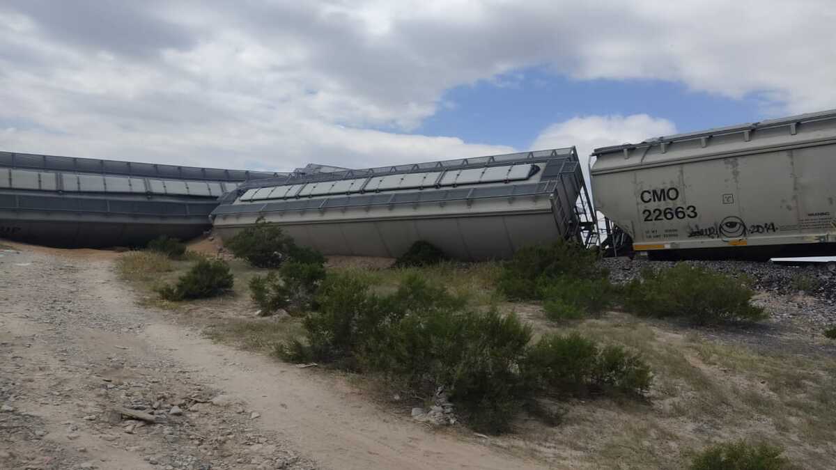 Vagones del ferrocarril descarrilados tras accidente. | Rolando Riestra