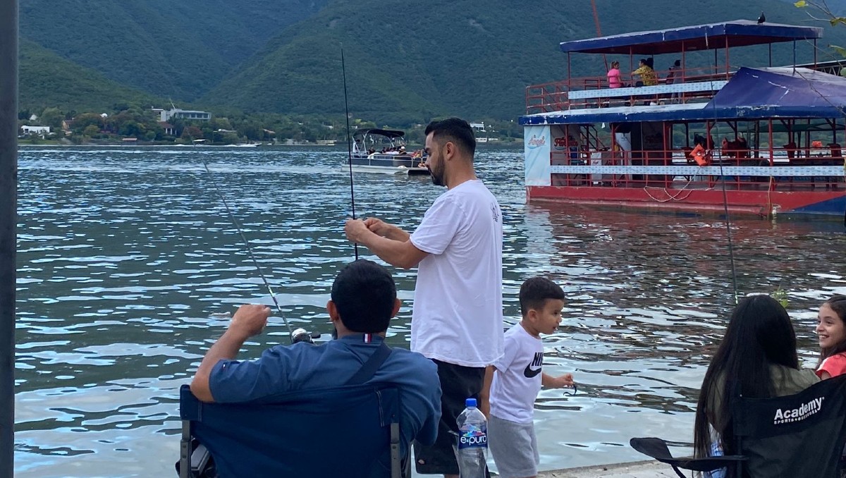 La presa La Boca registró buena cantidad de turistas este domingo. Foto: Edgar Plata