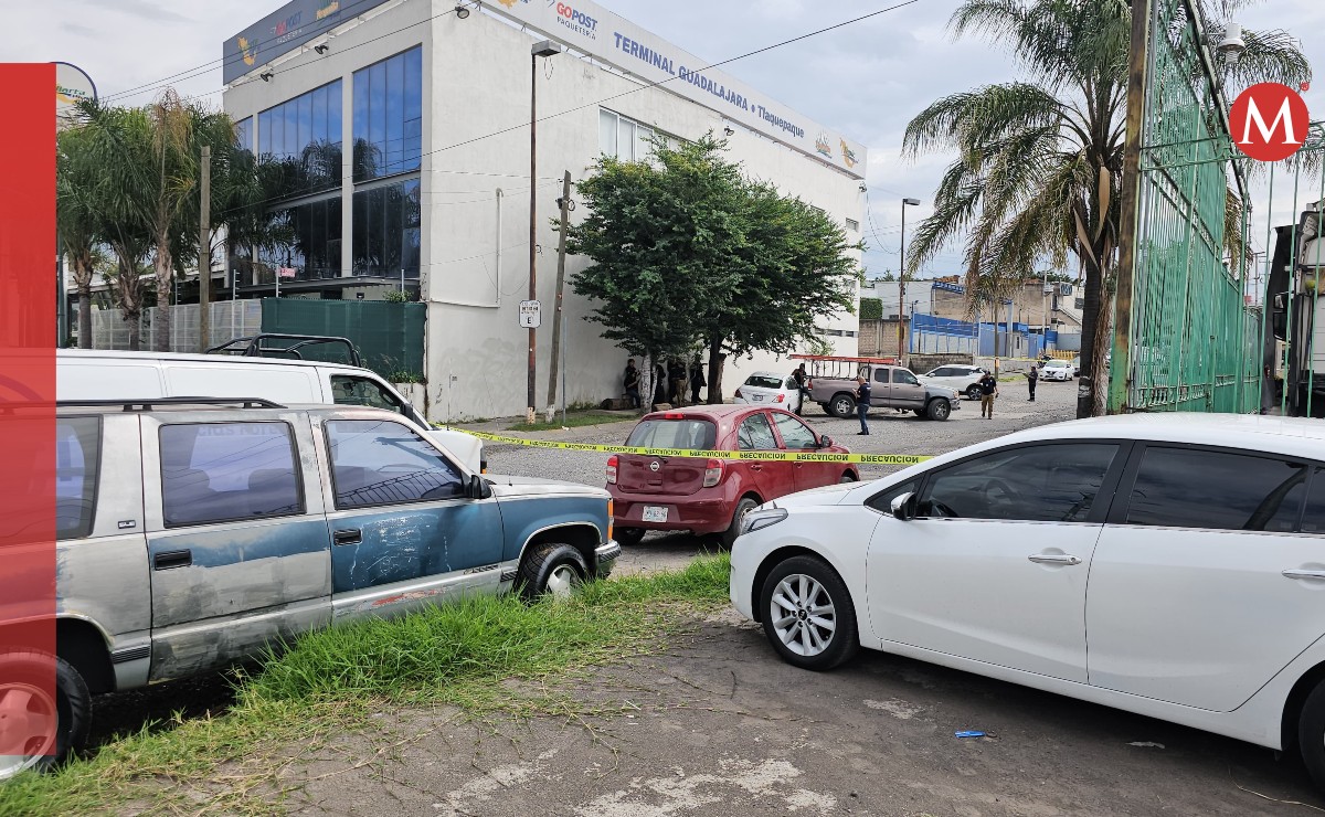 Asesinan a una persona al interior de su camioneta en Tlaquepaque (Juan Carlos Munguía)