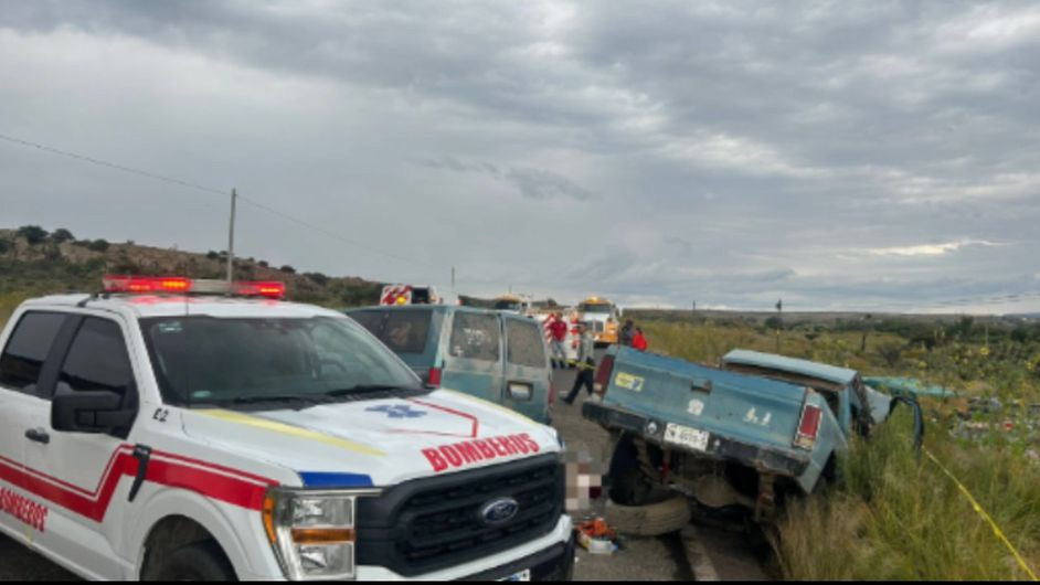 Choque frontal en la carretera Ojuelos - Aguascalientes deja saldo de seis personas sin vida