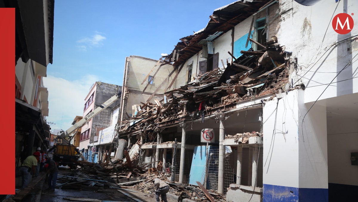 Derrumbe de edificio en zona centro de Tampico. (Yazmín Sánchez)