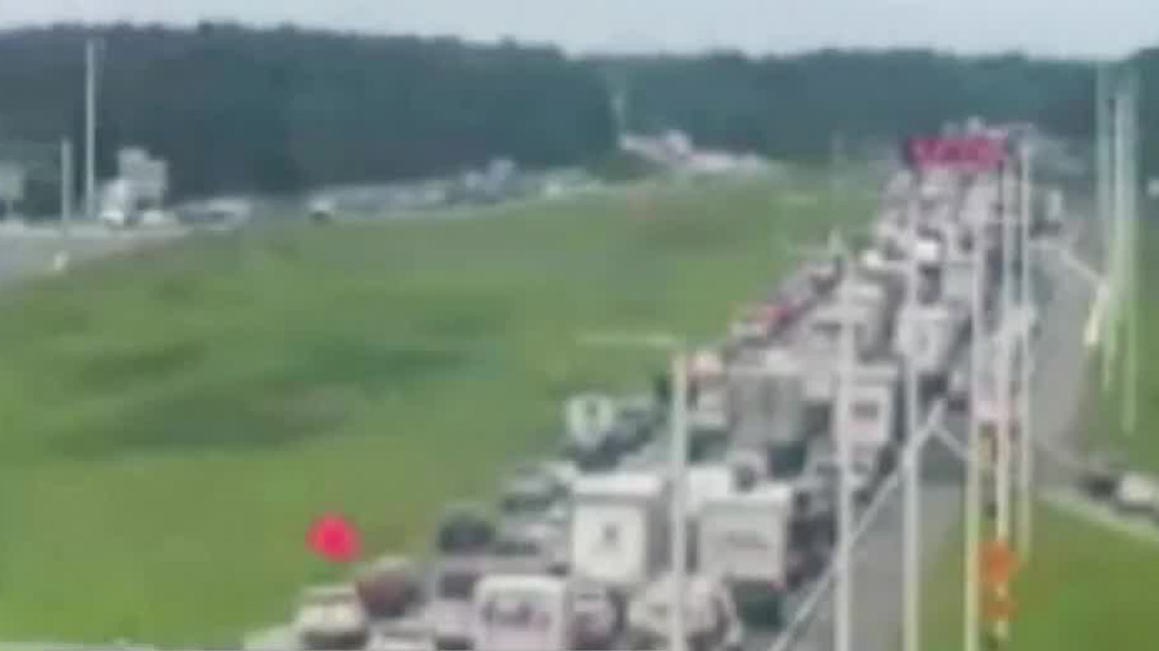 Residentes de Florida comienzan a huir previo a la llegada del huracán 'Milton'