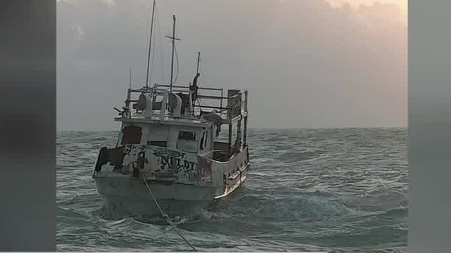 Hallan a cuatro pescadores desaparecidos tras paso del huracán 'Milton' en Yucatán