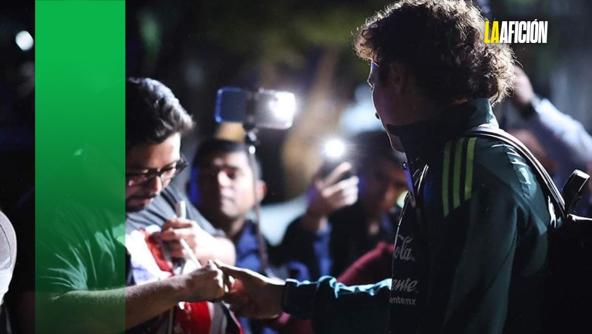 Selección mexicana llega a Puebla; Ochoa regala autógrafos | Especial