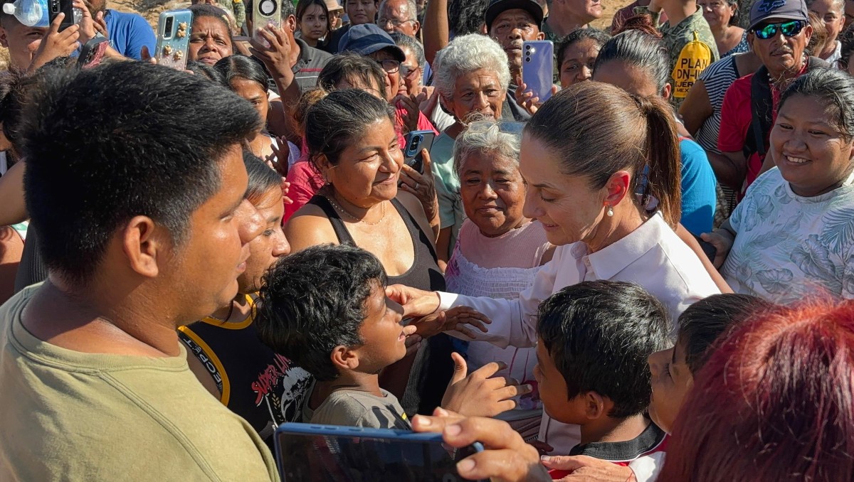 Claudia Sheinbaum arriba a Acapulco para evaluar daños por 'John' | Foto:  X. @Claudiashein