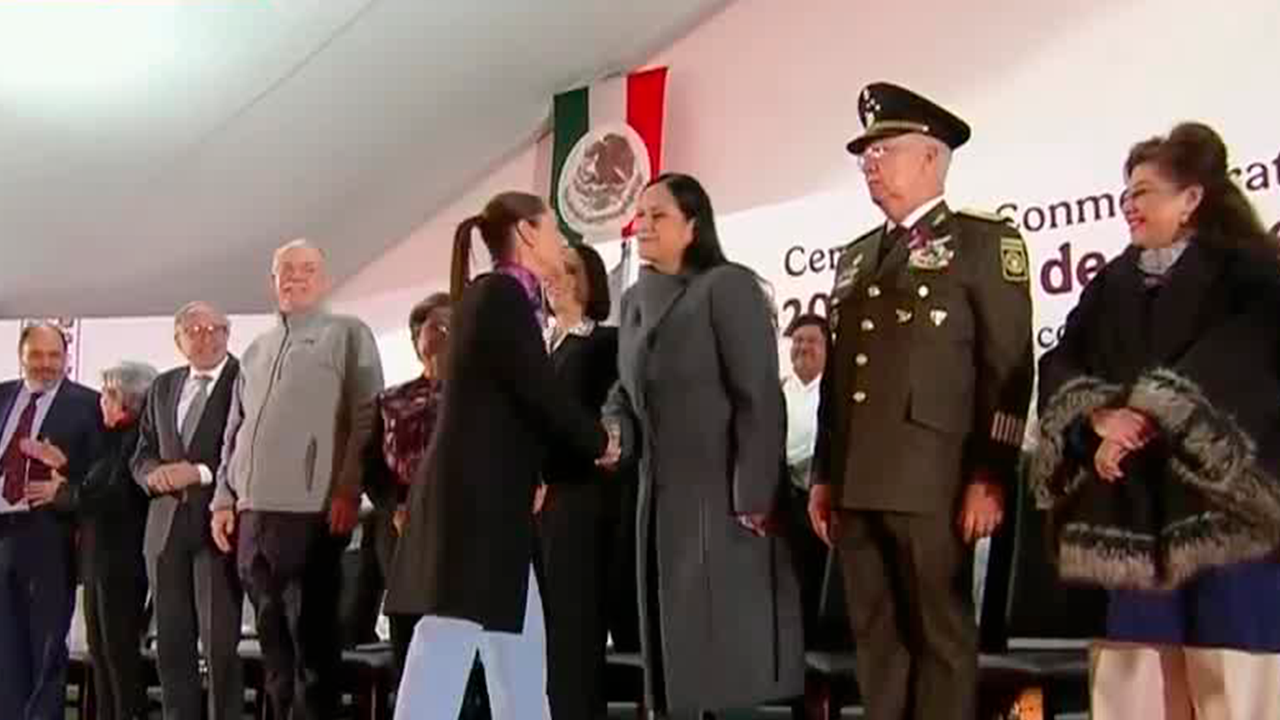Claudia Sheinbaum festeja el Bicentenario de la República en el Zócalo de la CdMx