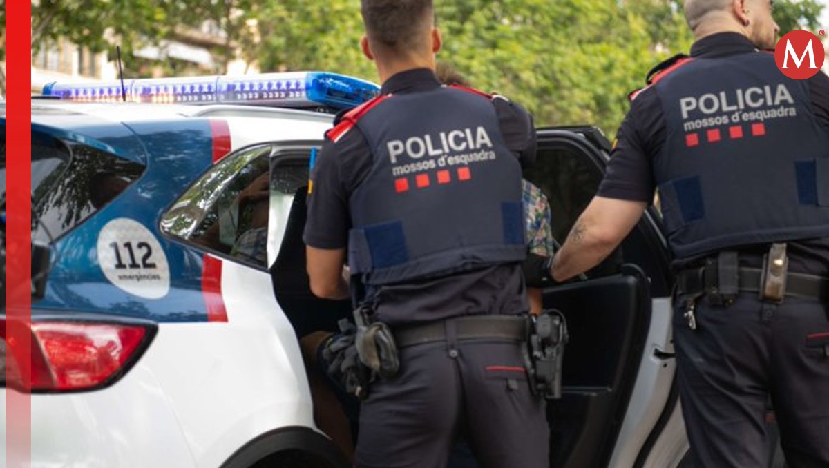 Los Mossos d'Esquadra detuvieron a un reincidente en Barcelona por robo de vehículos.
