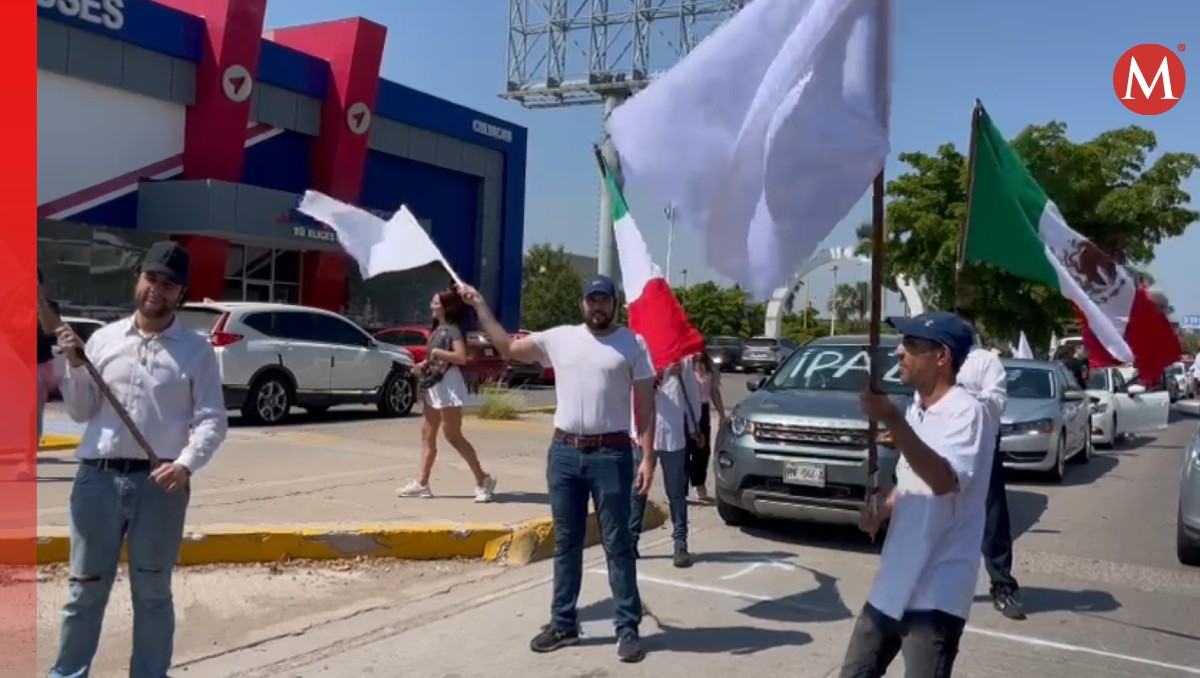 La Caravana por la Paz en Culiacán fue vehicular ante el aumento de robo de autos en la capital de Sinaloa.| Especial