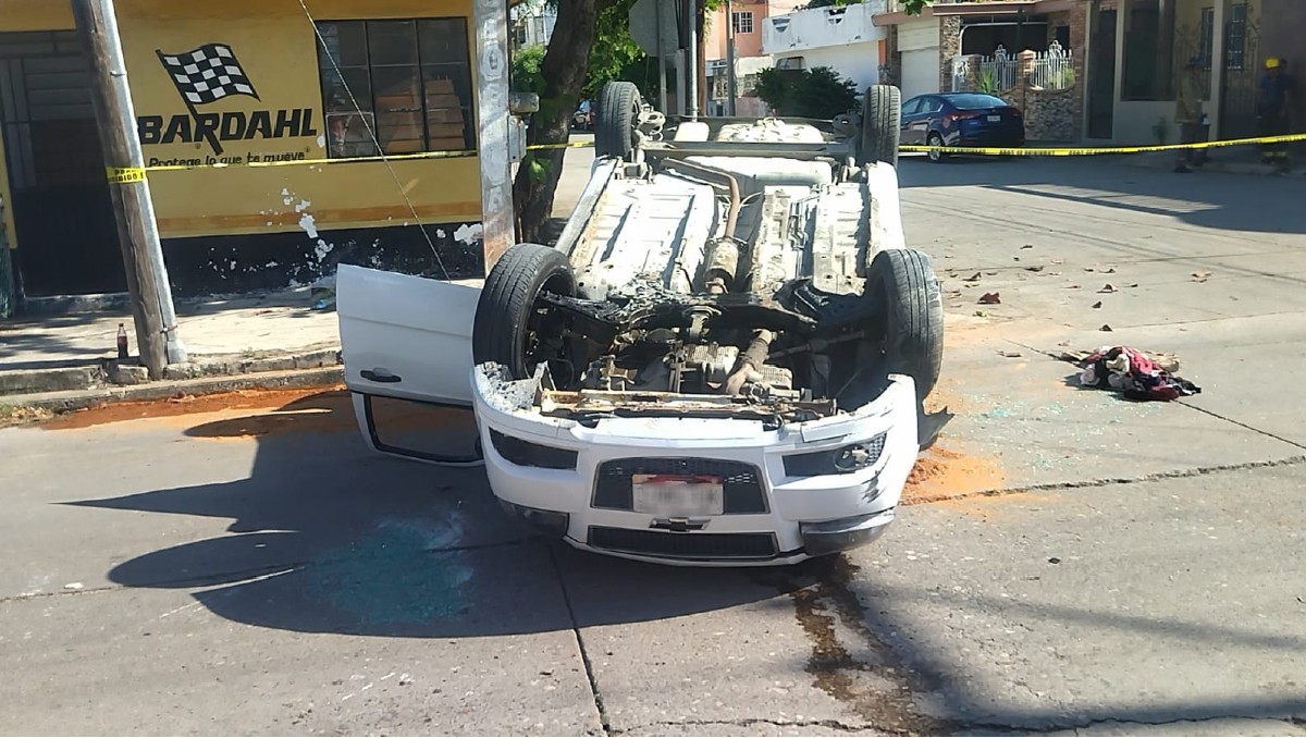 Vuelca vehículo de adulto mayor en ciudad Madero. (Sandra Sosa)