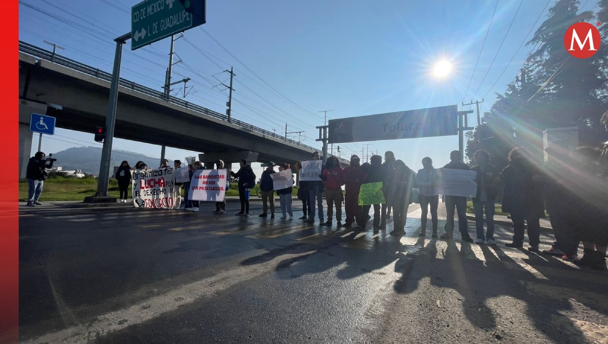 Estudiantes exigen reparaciones y mejoras a la avenida Las Torres. Foto: (Especial)