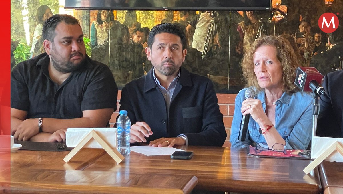 La Feria del Alfeñique representa grandes ganancias para los comerciantes formales de Toluca. Foto: (Especial)