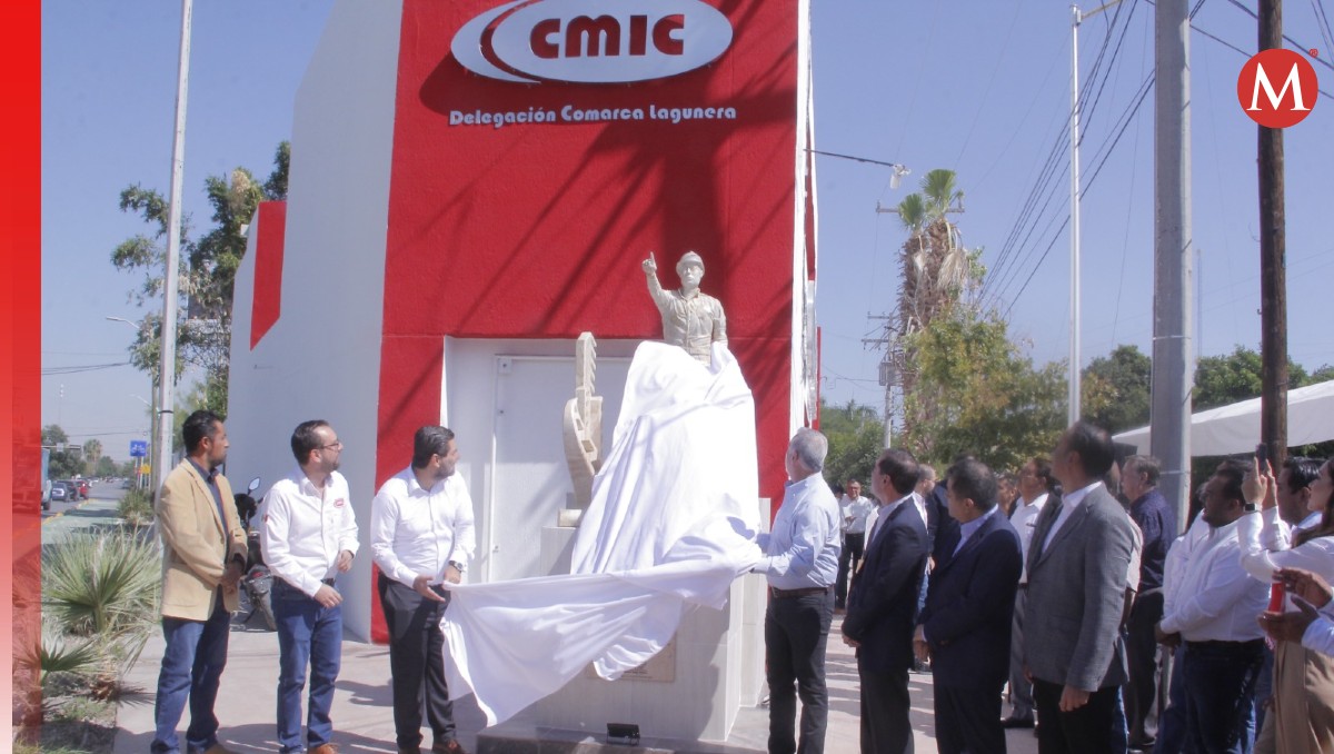 La develación del monumento fue encabezado por autoridades nacionales, estatales y locales (Manuel Guadarrama)