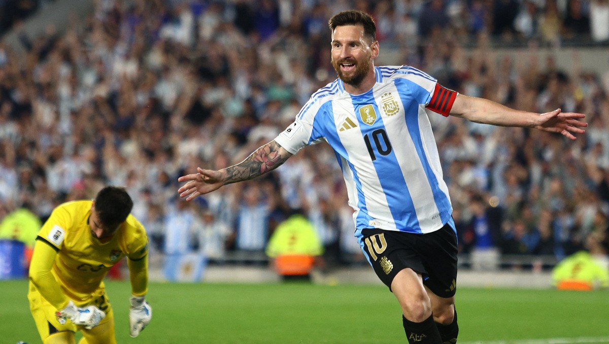 Messi comanda con un hat-trick la victoria de Argentina sobre Bolivia en eliminatorias de Conmebol (Reuters)