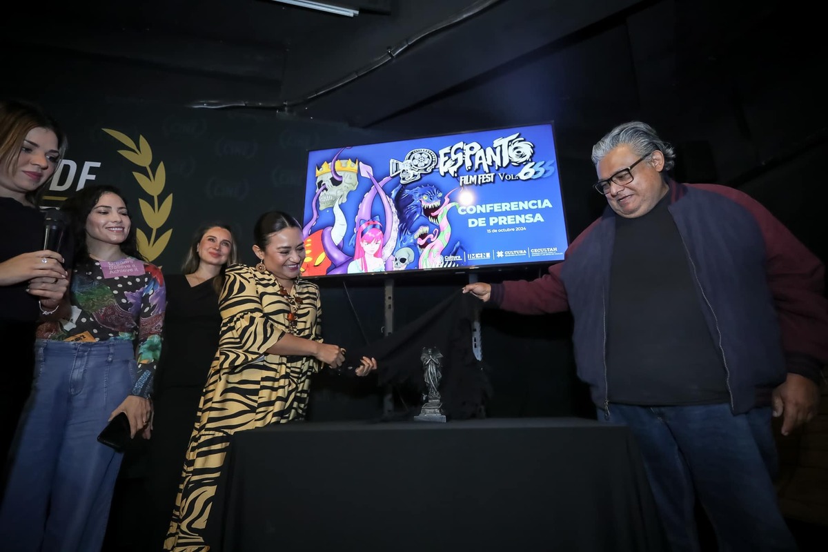 Presentan estatuilla Calavera Espanto inspirada en una lápida del Panteón Inglés de Real del Monte (Cortesía)
