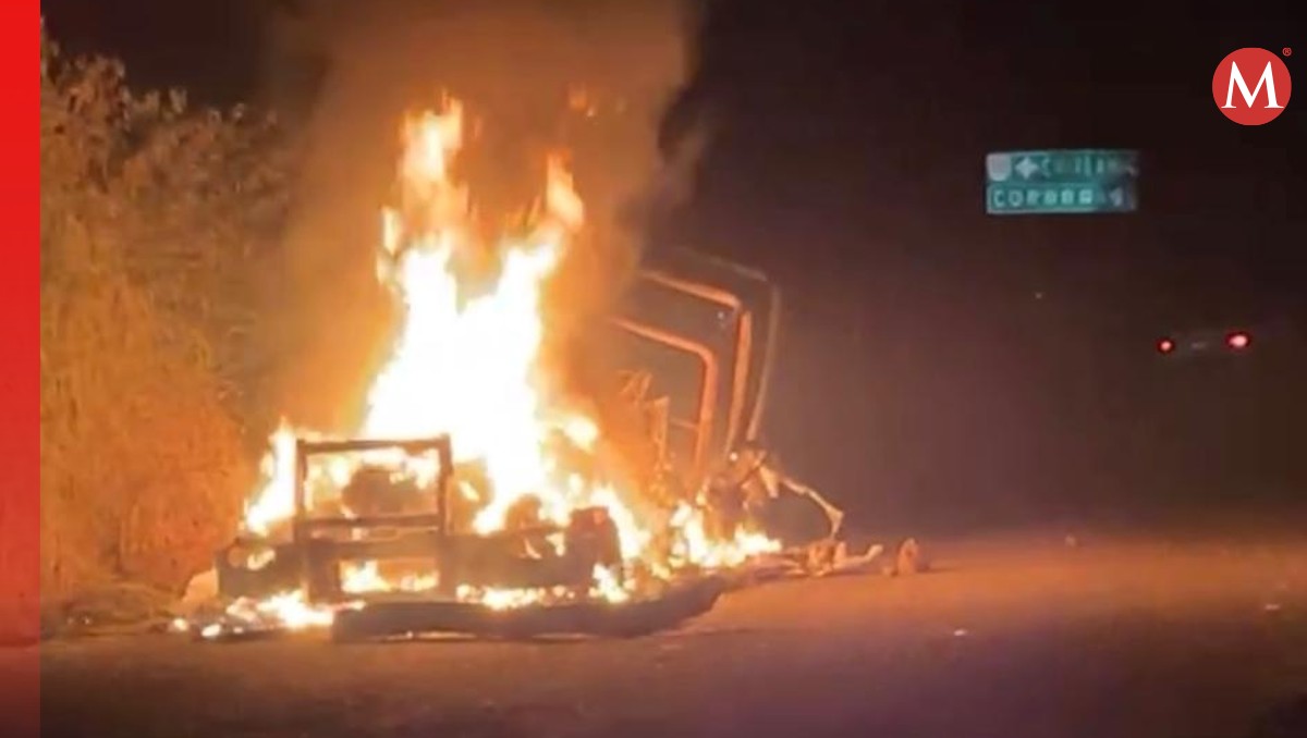 La patrulla fue incendiada en la autopista Veracruz-Córdoba. | Especial
