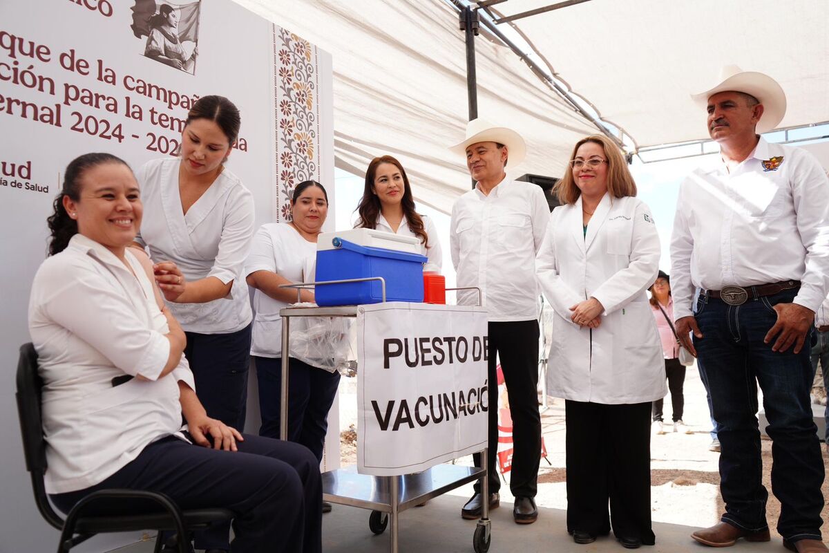 Se otorgan becas para estudiantes universitarios y vacunación para grupos en condiciones de vulnerabilidad (foto: especial)