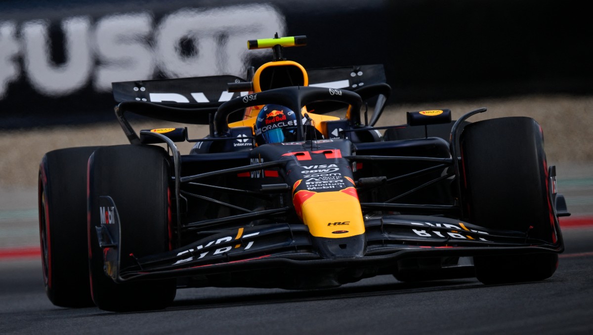 Autos de Red Bull son inspeccionados por la FIA por polémico dispositivo de altura (Reuters)