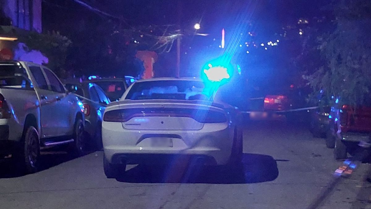 Al lugar acudieron Policías de Santa Catarina, agentes ministeriales y de Servicios Periciales. Leyda Estrada