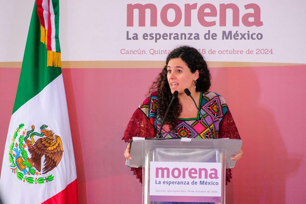 Luisa Maria Alcalde durante su intervención la Asamblea de Morena con sede en Cancún. | Cuartoscuro