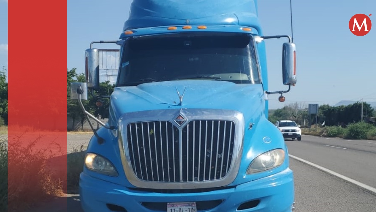 Un tractocamión y un vehículo tipo tráiler fueron puestos a disposición de las autoridades. | Especial