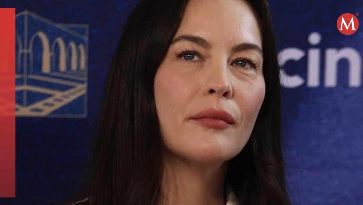 Liv Tyler aparece en el FICM y derrocha amor para los asistentes