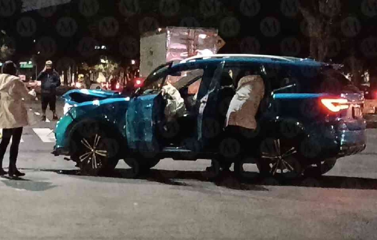 Camioneta GM accidentada en la GAM (Foto: Jorge Becerril)