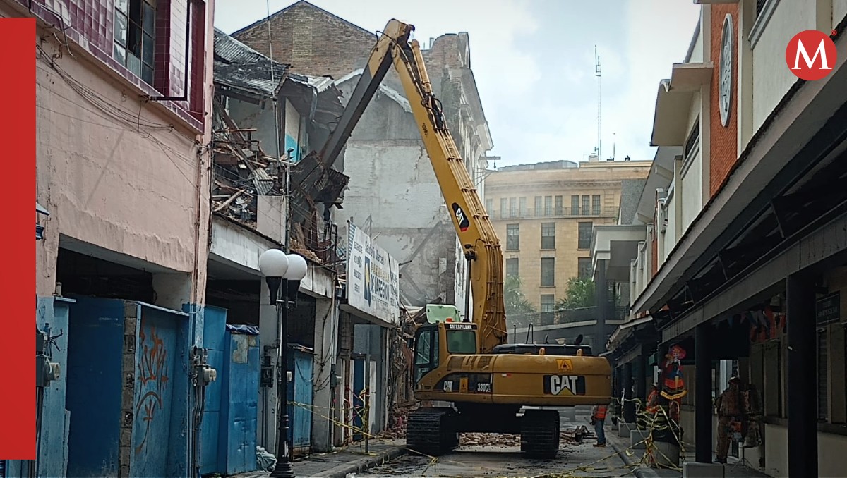 Demolición de Hotel Progreso en Tampico. (Jesús Alberto García)