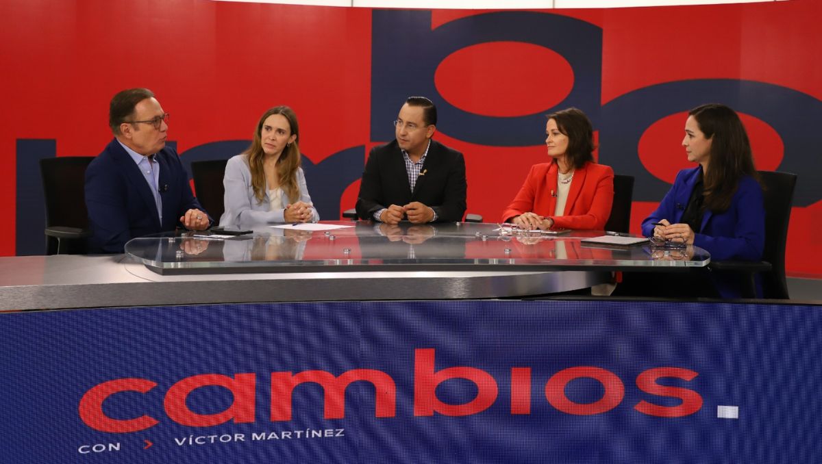 Los invitados a la mesa de Cambios expusieron sus evaluaciones al trabajo de tres años del mandatario estatal. Luis Guerra