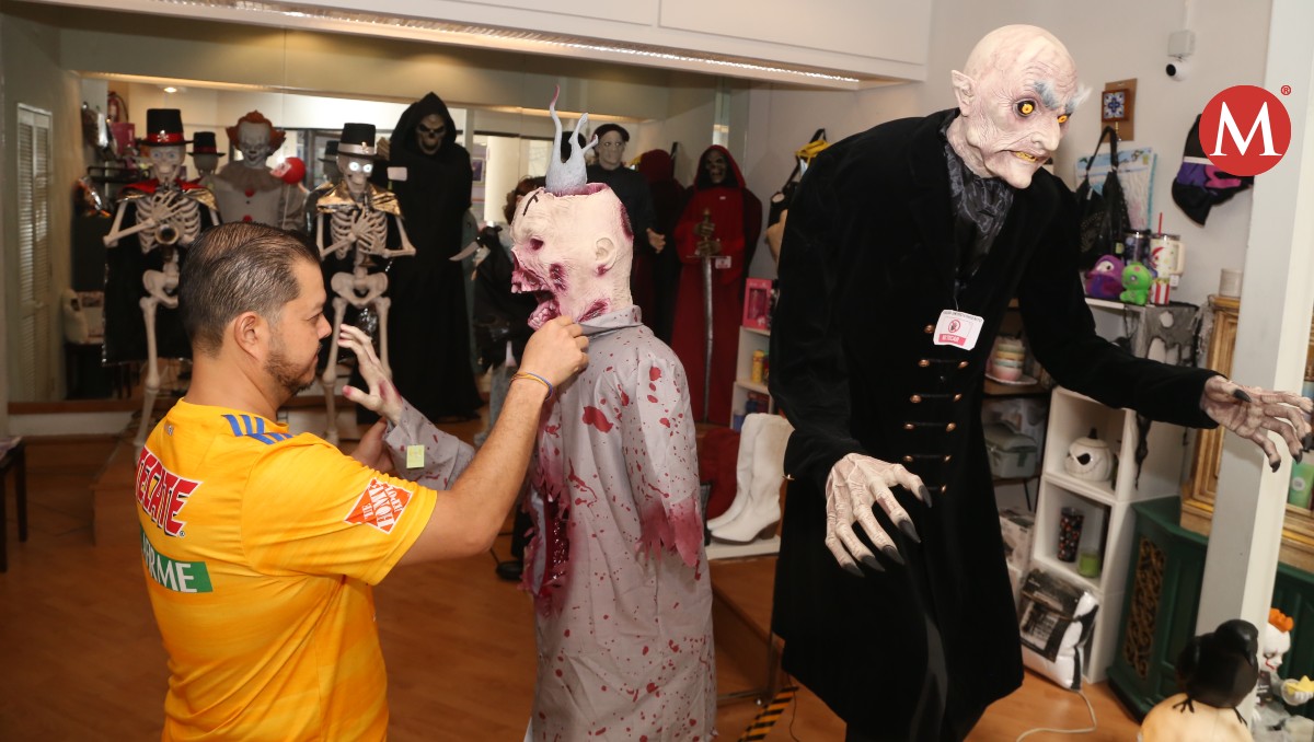 Negocios de Tampico usan animatrónicos de terror para aumentar ventas. (Yazmín Sánchez)