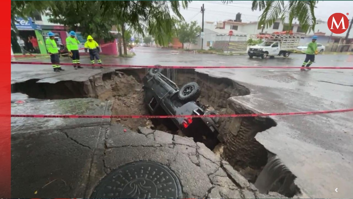 El gran socavón está en la zona norte de Veracruz, cerca de un fraccionamiento | ESPECIAL