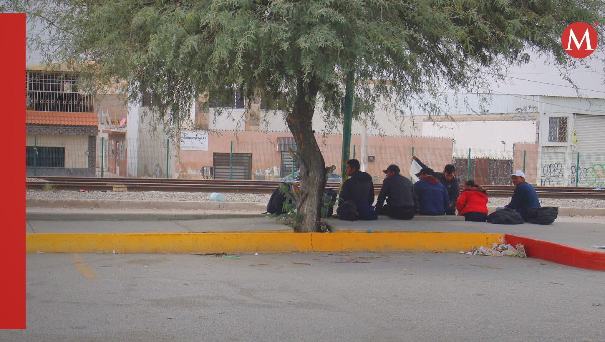 Migrantes cruzan Gómez Palacio, Durango. | Rolando Riestra