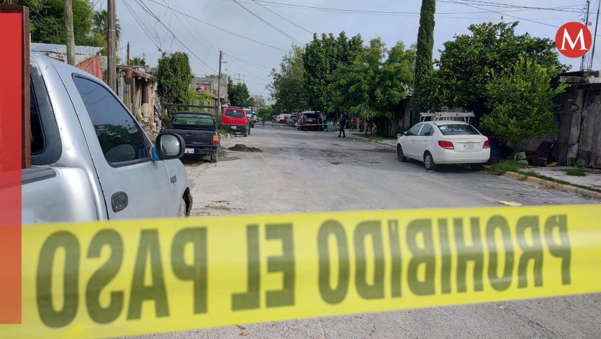 Elementos de la Policía de Juárez acordonaron la escena del crimen / Agustín Martínez