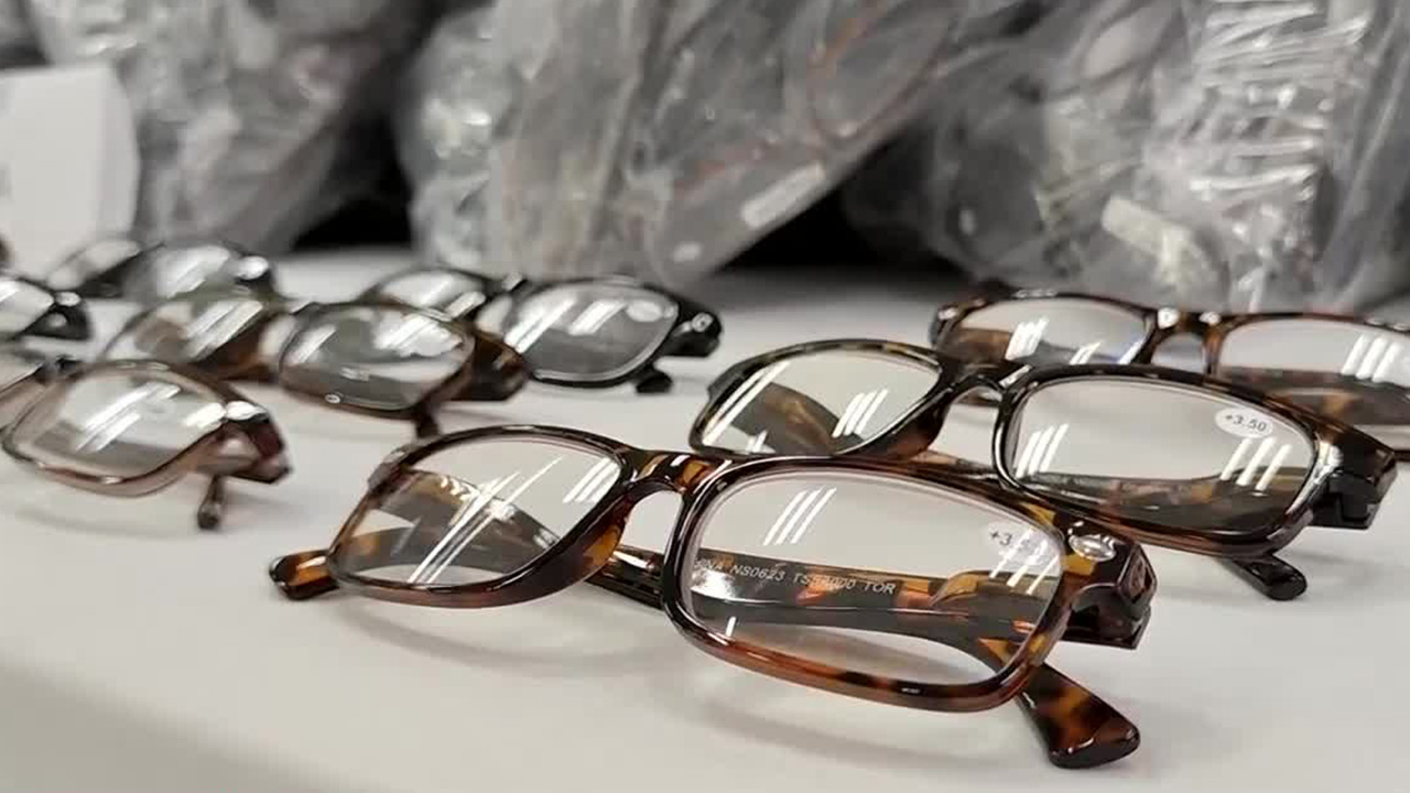 Gobernador Rutilio Escandón encabeza la entrega de prótesis, órtesis y lentes de vista cansada