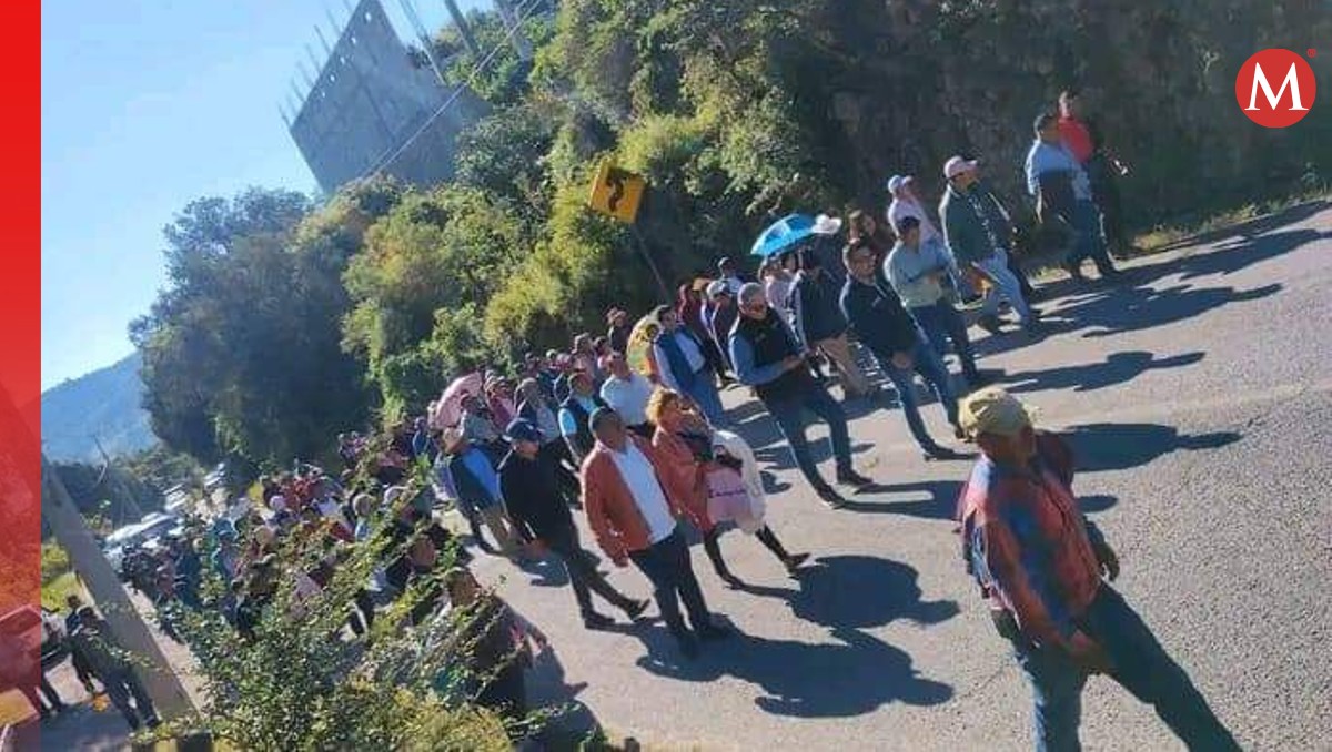 Pobladores de Guerrero bloquean carretera y retienen a trabajadores municipales por mejoras hospitalarias | Especial