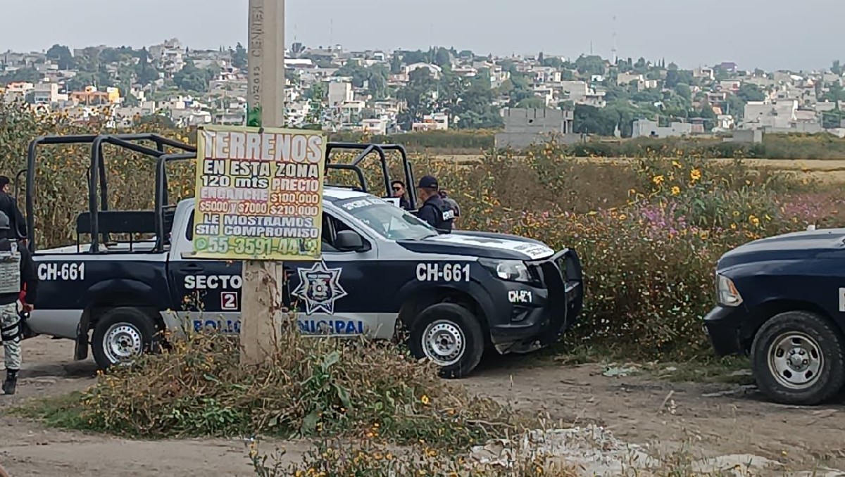 Autoridades confirmaron la presencia de 2 cuerpos en un camino de terracería en Chalco. Foto: (Especial)