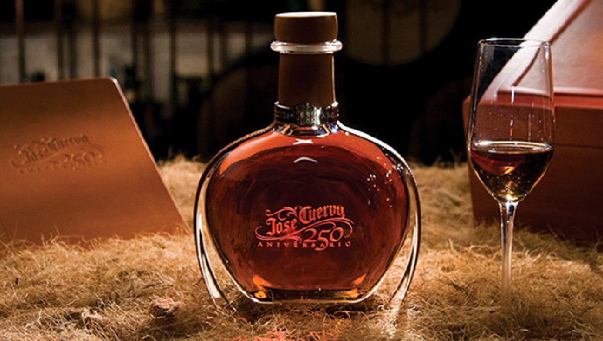 Becle, dueña de José Cuervo, resaltó que se refleja una mezcla de productos hacia marcas de mayor venta por caja. Foto: ESPECIAL