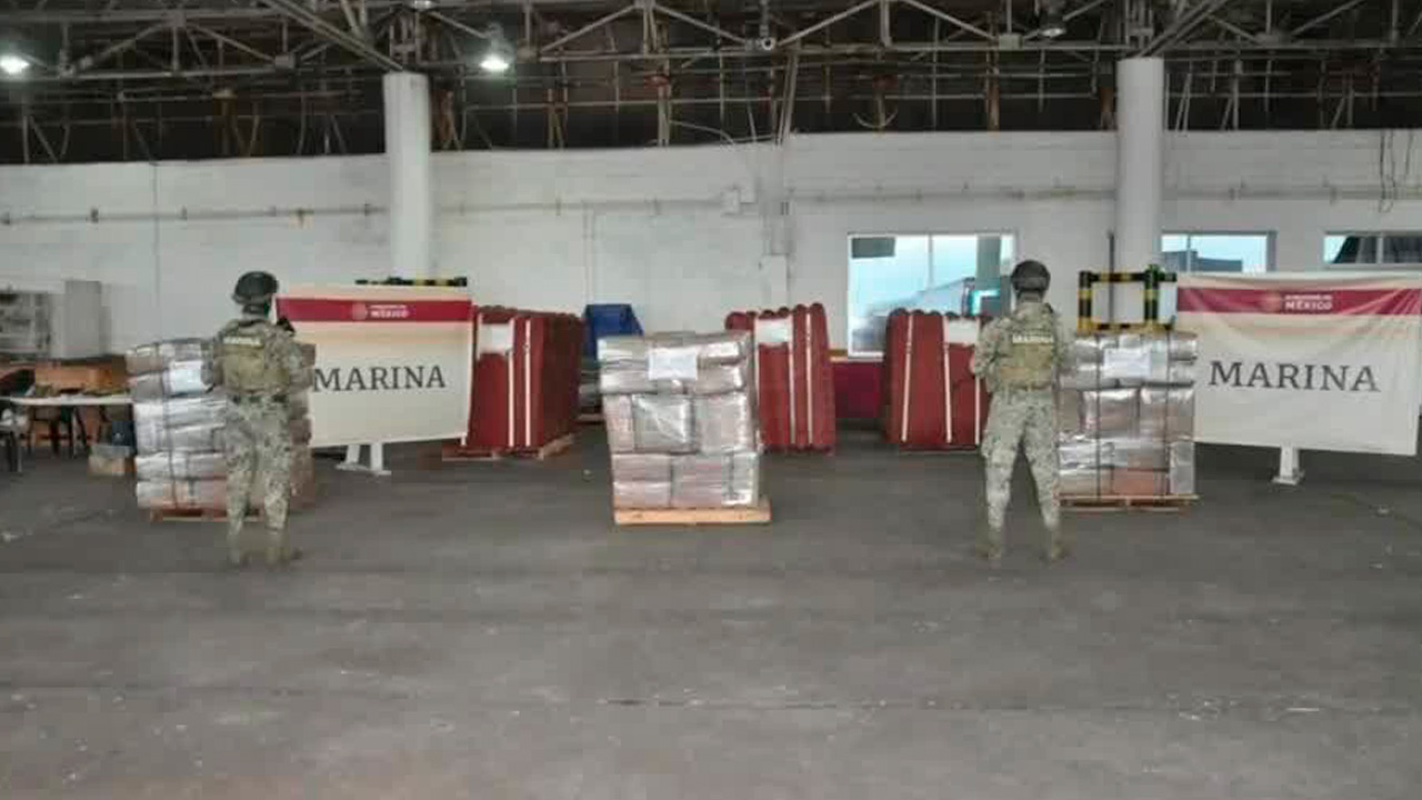Elementos de la Semar aseguran casi una tonelada de mariguana en el puerto de Veracruz