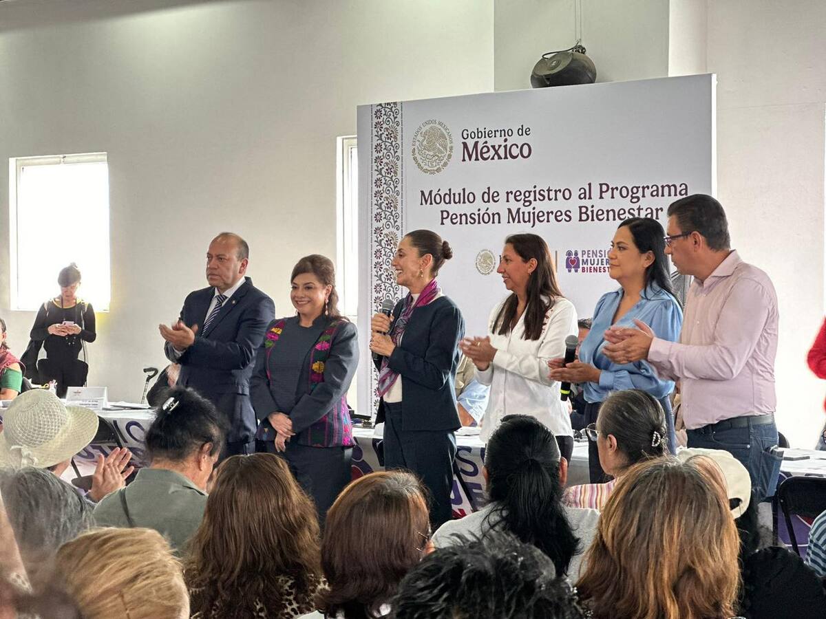 Sheinbaum visita módulo de registro para Pensión Mujeres Bienestar | Foto: Facebook