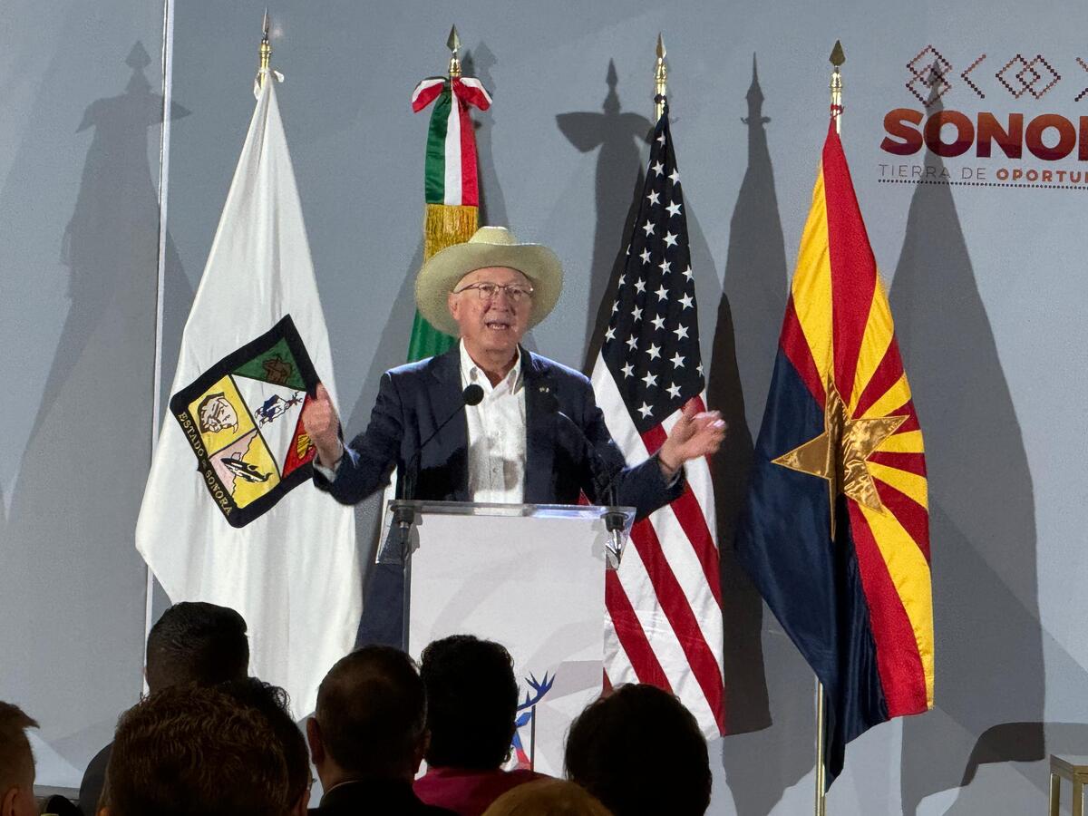 Embajador Ken Salazar tras un encuentro bilateral en Hermosillo, Sonora. | Especial