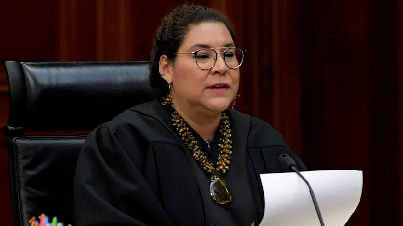 Lenia Batres exhibe prestaciones millonarias de ministros y afirma que "podemos suprimir gastos"