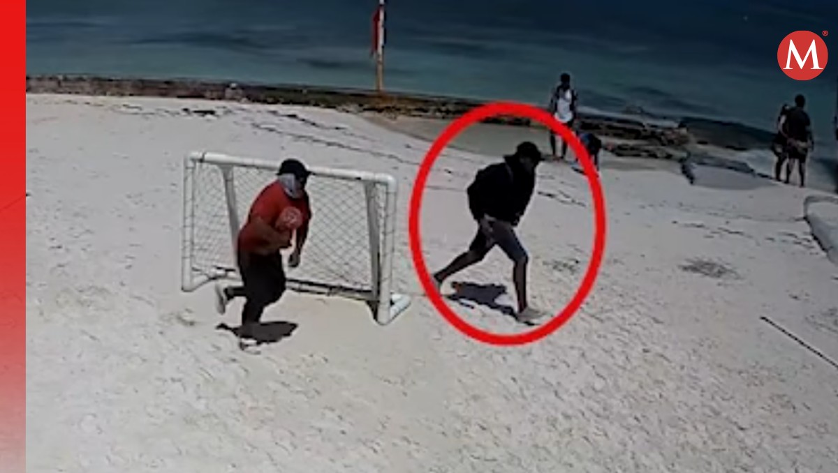 Los sicarios corrieron por la playa para atacar a la víctima en Cancún. | Fiscalía de Quintana Roo