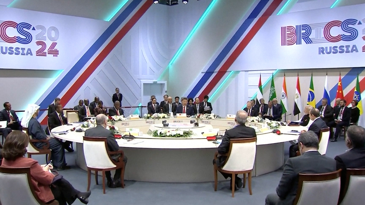 Xi Jinping urge a países del BRICS a alzar voz por la paz y solidaridad