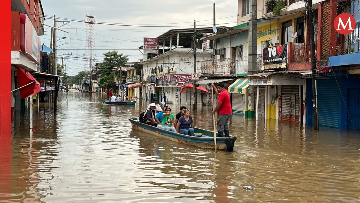 El agua desbordad alcanzó el metro de altura (Especial)