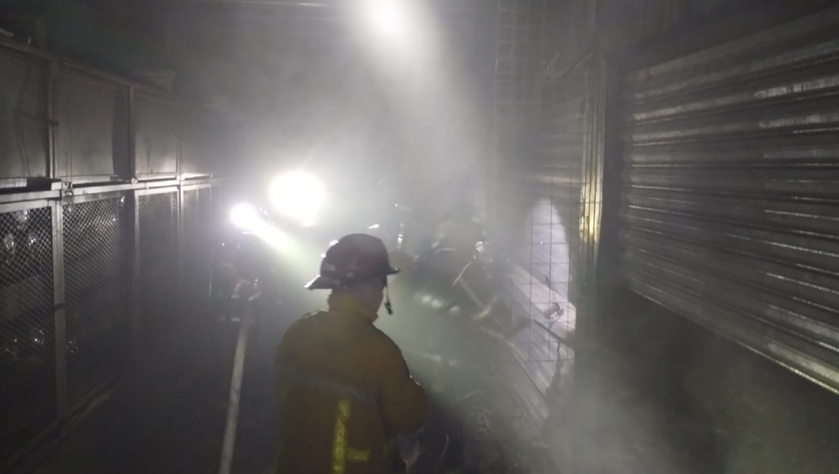Incendio devastador en el mercado Tariacuri de Uruapan: 66 locales afectados | Foto: FB. pcmichoacan