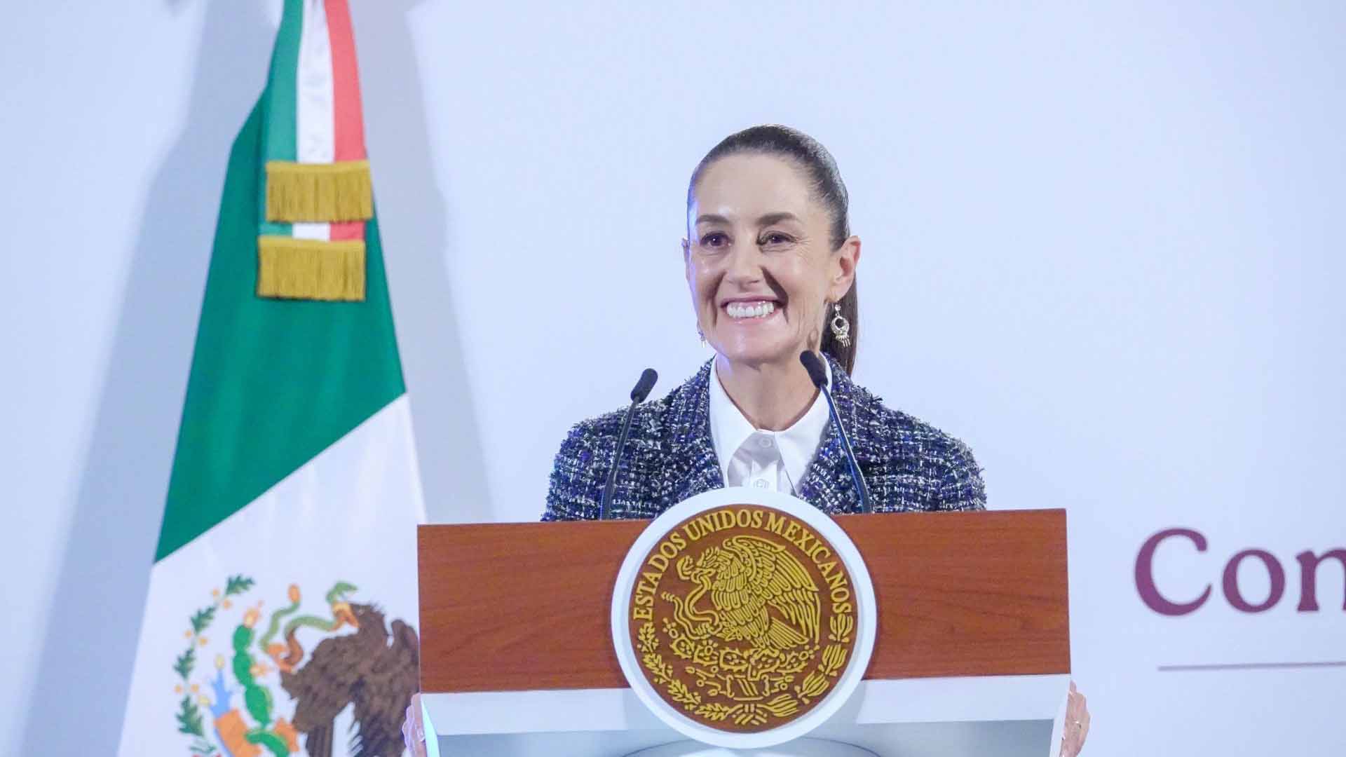 Sheinbaum felicita a ‘Checo’ Pérez por su participación en el GP de México