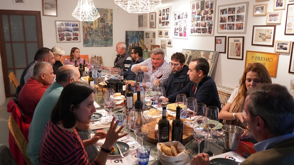Cena en el restaurante La Pícara, en Aranda de Duero. (Paulo Correa)
