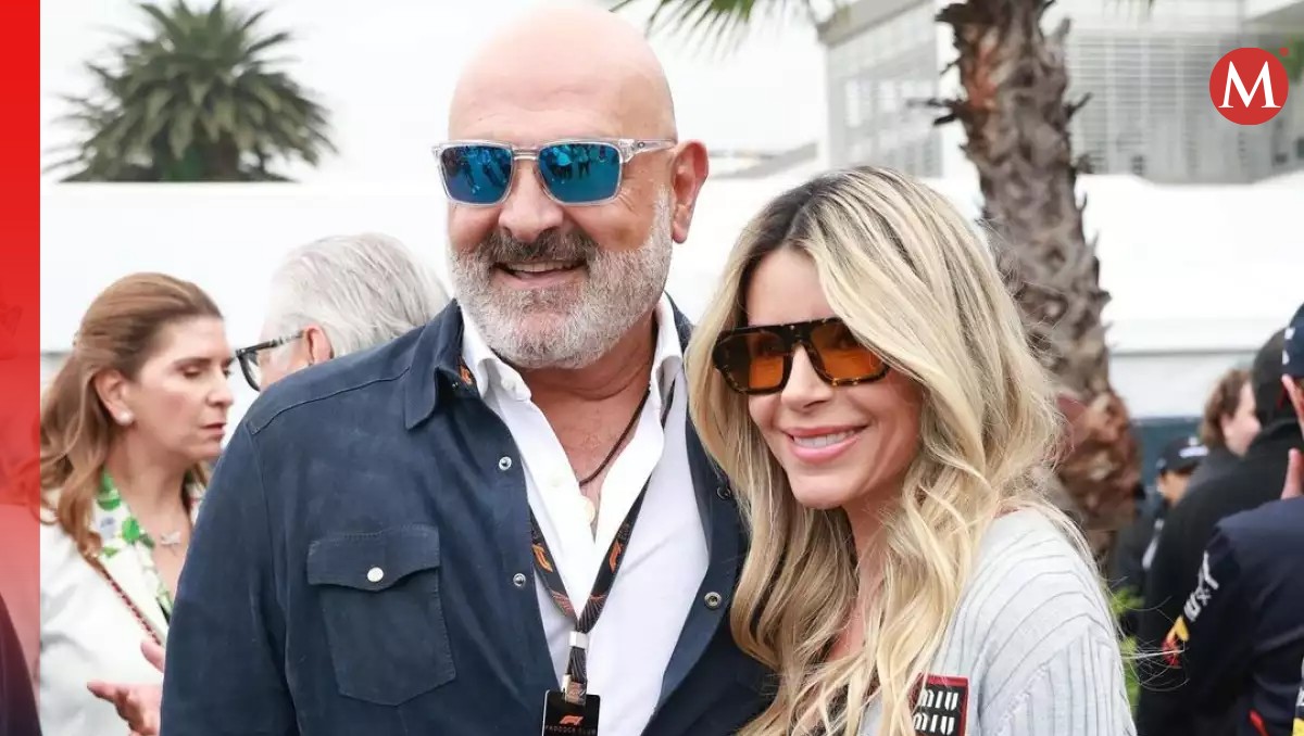 La pareja presumió su amor ante las cámaras.