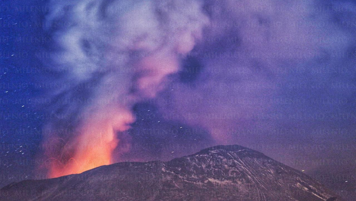 Actividad incandescente del volcán Popocatépetl | Andrés Lobato