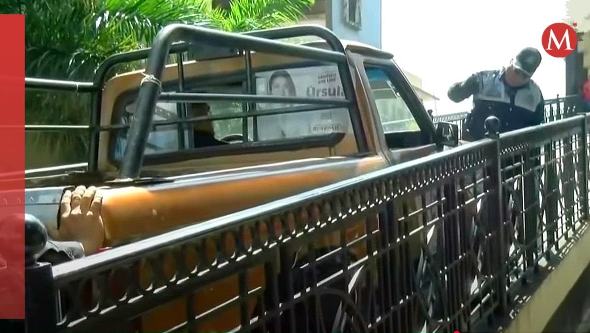 Adulto mayor se mete con camioneta a mercados de Tampico