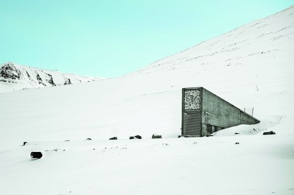 Entrada al almacén subterráneo resistente a la actividad volcánica, terromotos, radiación y crecidas de mar el pasado 19 de abril de 2022.  Erin Schaf